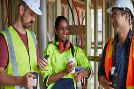 Caption: while the number of UK construction migrant workers is decreasing, employers expect to offer more opportunities for British workers